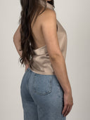 TOP HALTER DRAPEADO CON ESPALDA ABIERTA