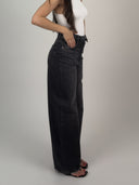 JEANS WIDE LEG CUELLO INVERSO