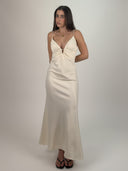 VESTIDO SATÉN CON ESCOTE ANILLADO - MARFIL