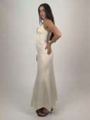VESTIDO SATÉN CON ESCOTE ANILLADO - MARFIL